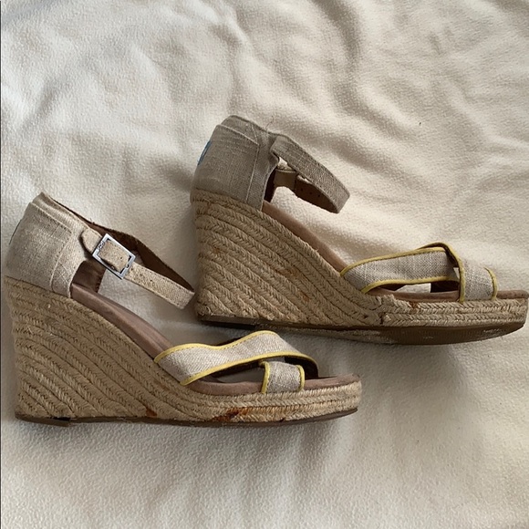 TOMS wedges - Picture 2 of 6